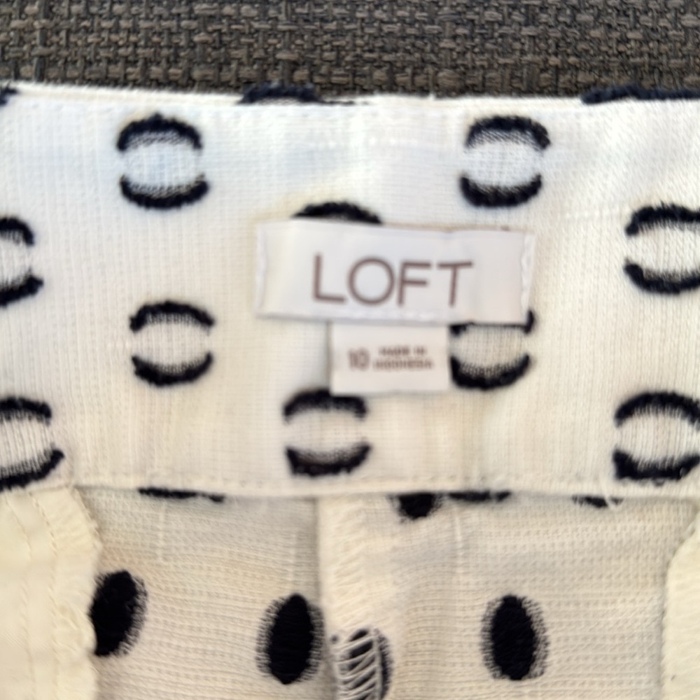 LOFT Shorts - Picture 6 of 7